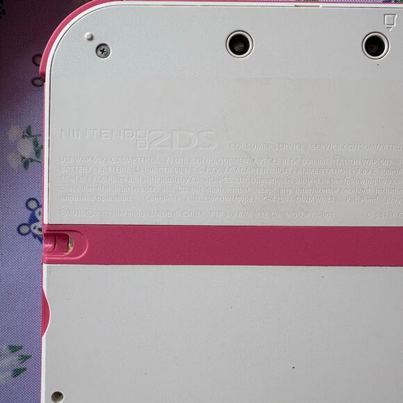 RARE Pink Peach Nintendo 2ds with case - Picture 2 of 12